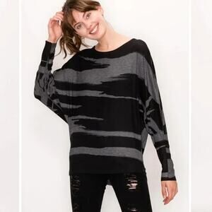Enti Charcoal Gray & Black Comfy Long Sleeve Top